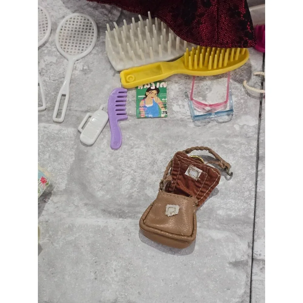 2000 Mattel Barbie pink plastic carrying case doll storage trunk, 2 Barbies 3 TO